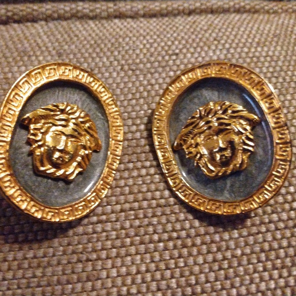 ❤️Medusa Head w Greek Key Border Gold Olive Enamel Clip Earrings